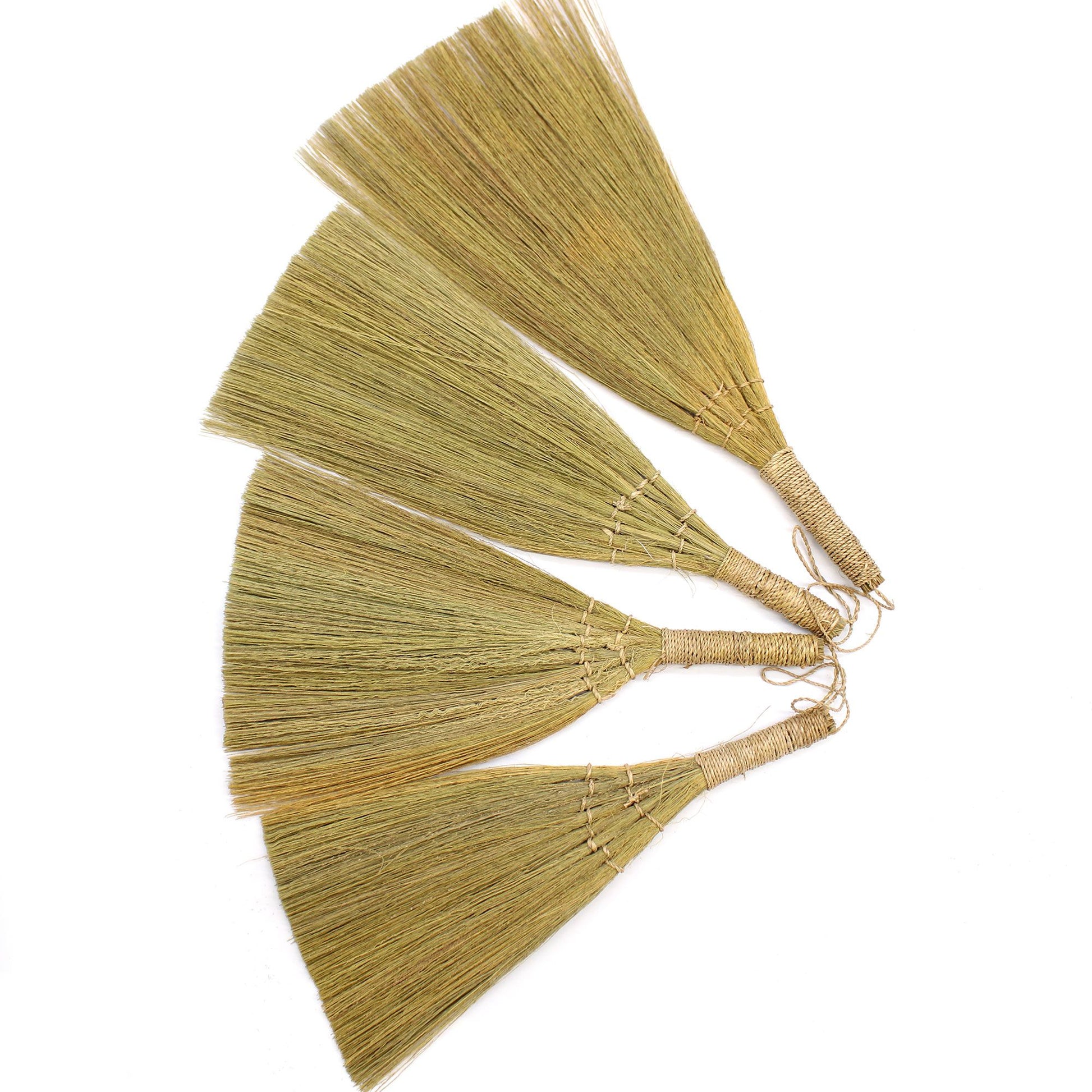 Set 4 - Pampas Fan Broom - Natural mixed sizes